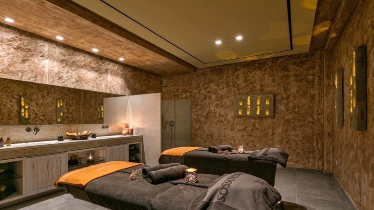 Amada Colossos Resort